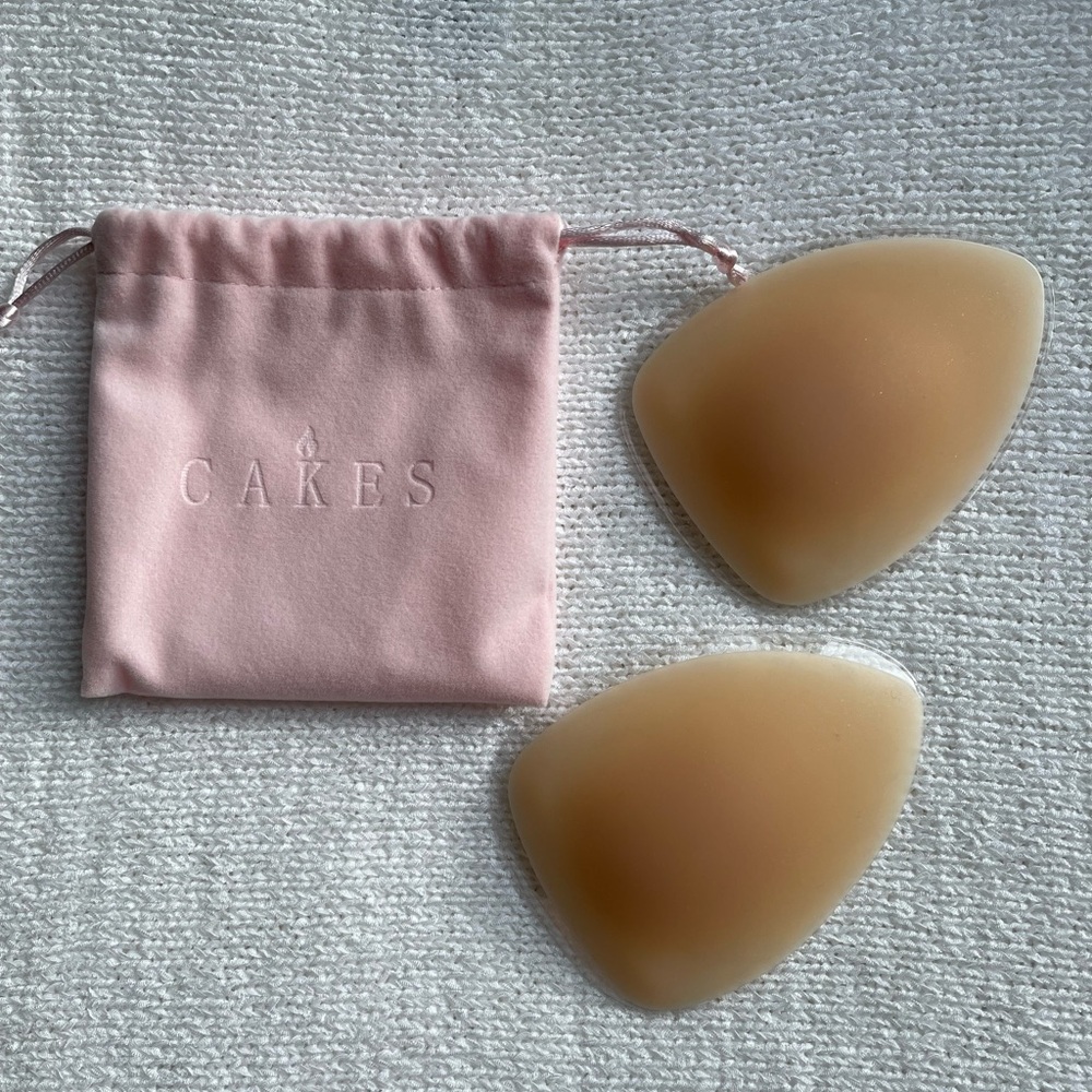 CAKES BODY Triangle Shape Honey Color Silicone Nipple Covers NWOT